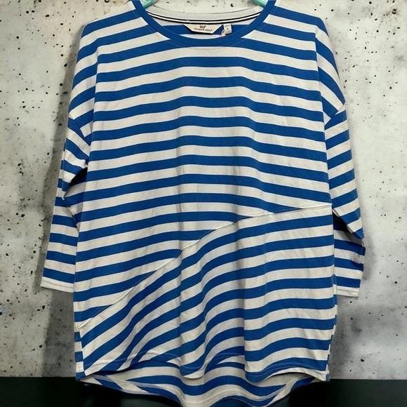 Vineyard Vines NWT’s Pieced deluxe tee in tide blue. Size small - Picture 1 of 8